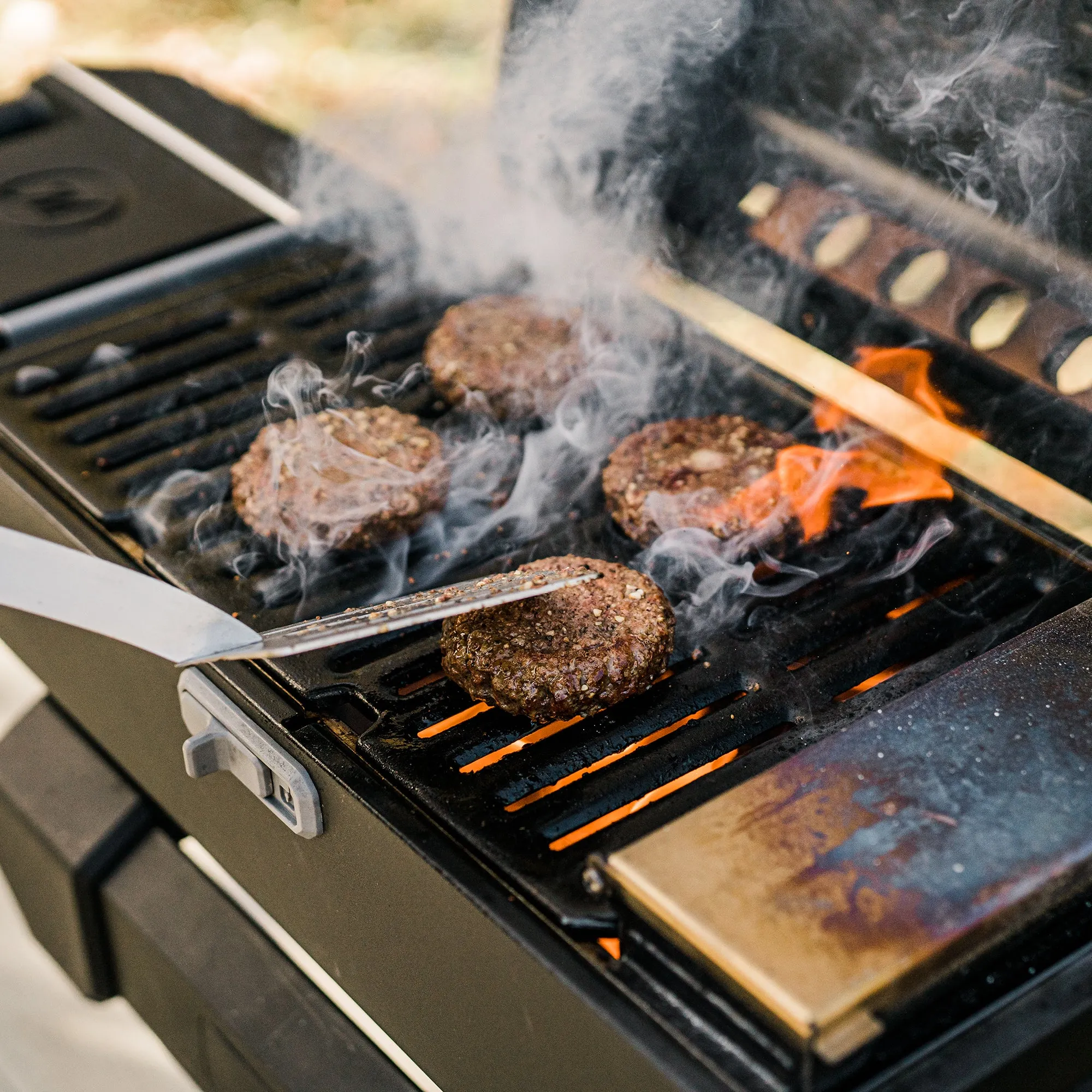 Masterbuilt Portable Charcoal BBQ and Smoker with Cart