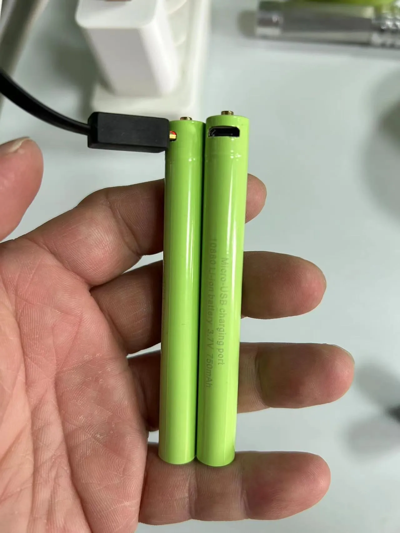 ReyLight Seigaiha Pineapple Mini Penlight 2 x AAA 10880 Nichia 519A 4000k *** FREE 10880 BATTERY BUT HAS TO SHIP FEDEX ***