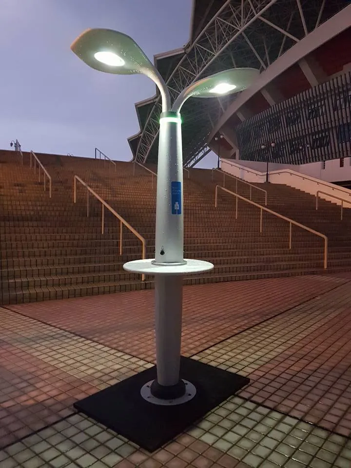 SCL9820 | SOLAR LIGHT & CHARGING STATION WITH WIFI